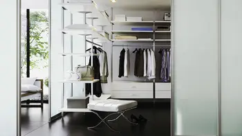 Raumteiler und Trennwände von raumplus bestehen aus Schiebetüren und Festelementen, mit denen sich Räume nach Bedarf strukturieren lassen – ob im Wohnbereich oder im Büro.